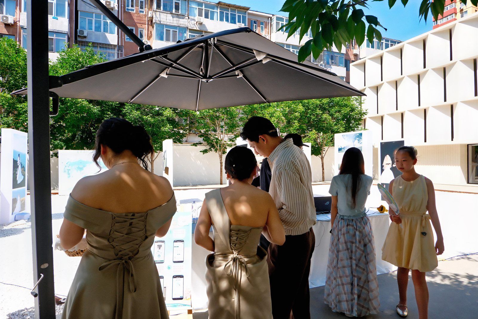 婚礼伴手礼首秀 · AI 定制吧唧 - 图 5